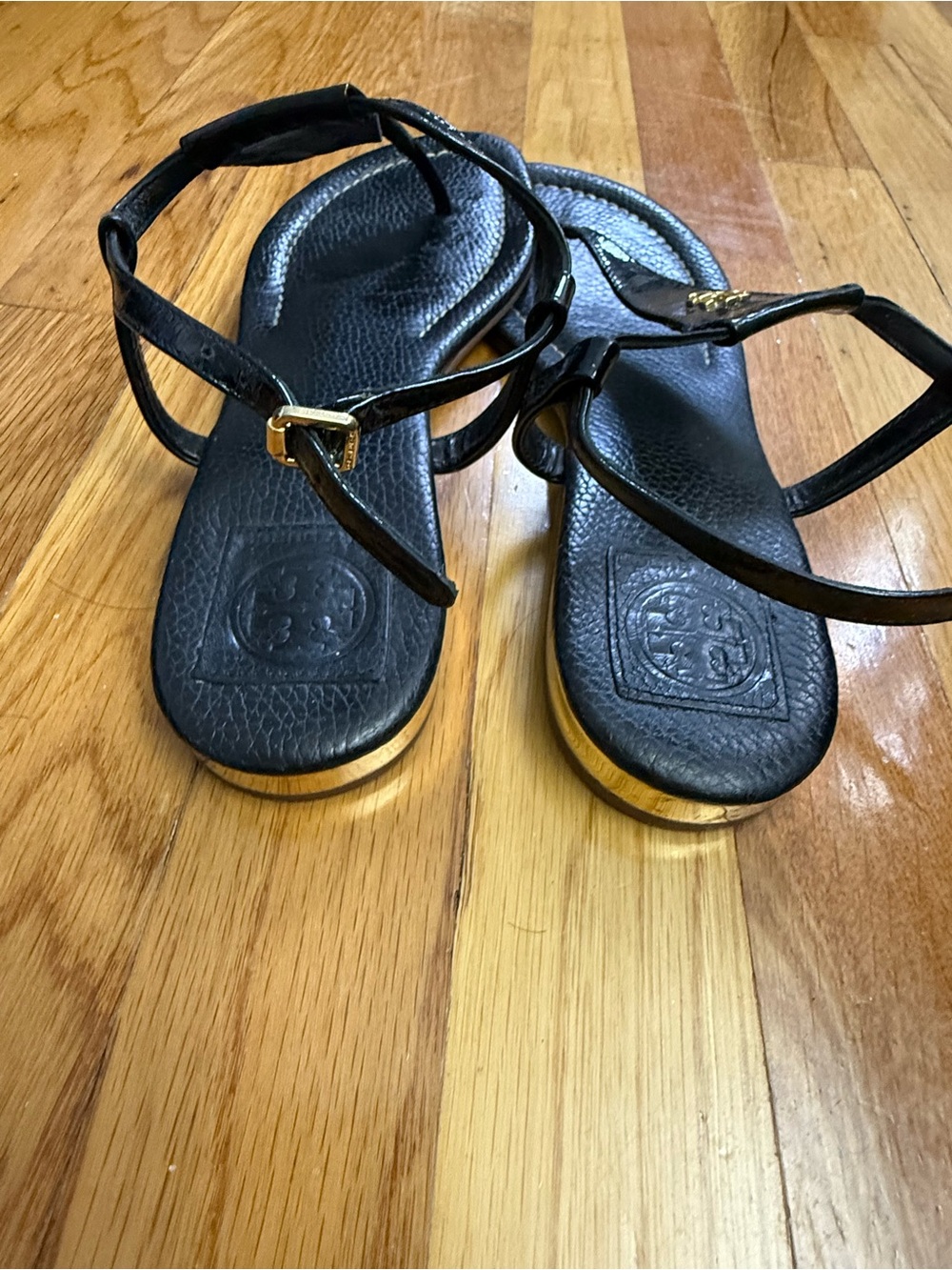 Tory Burch Black Patent Leather T-Strap Sandals with Gold Logo - Picture 3 of 5